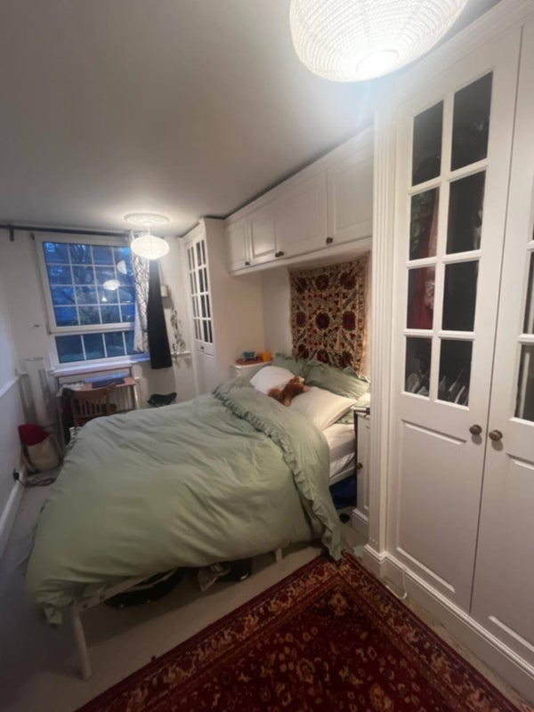 Flat Goswell Road in Greater London