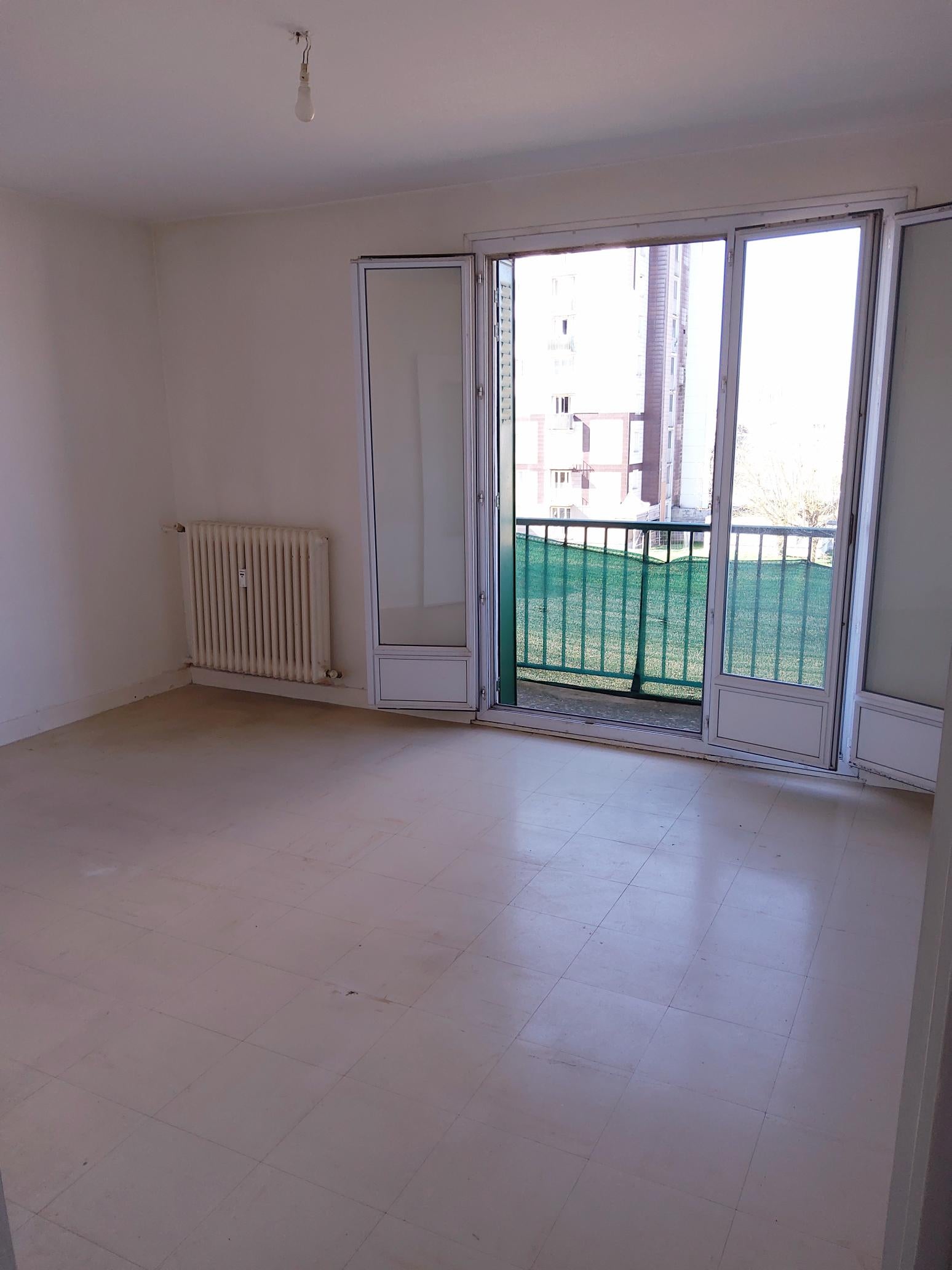 Flat Avenue de la Paix in Cosne-Cours-sur-Loire