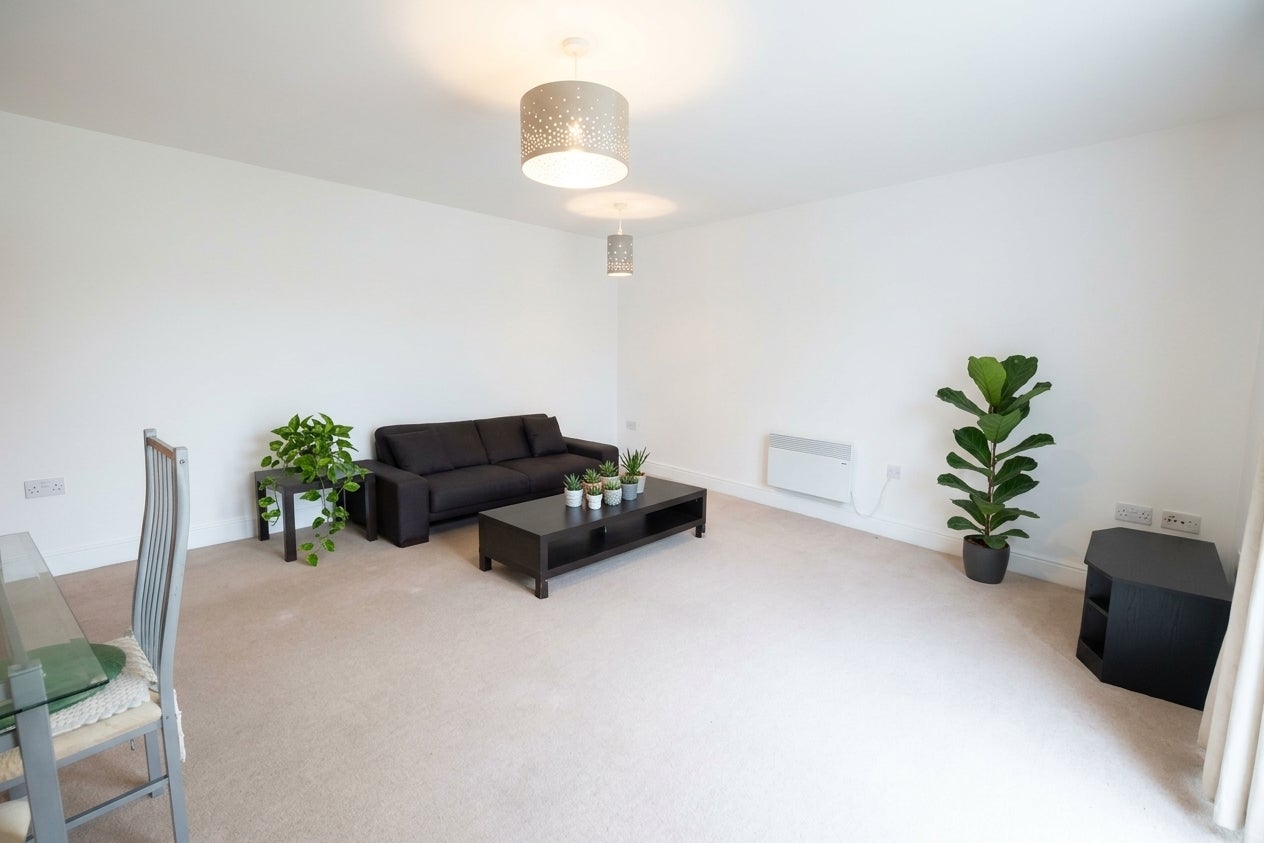 Flat Sovereign Place in Greater London