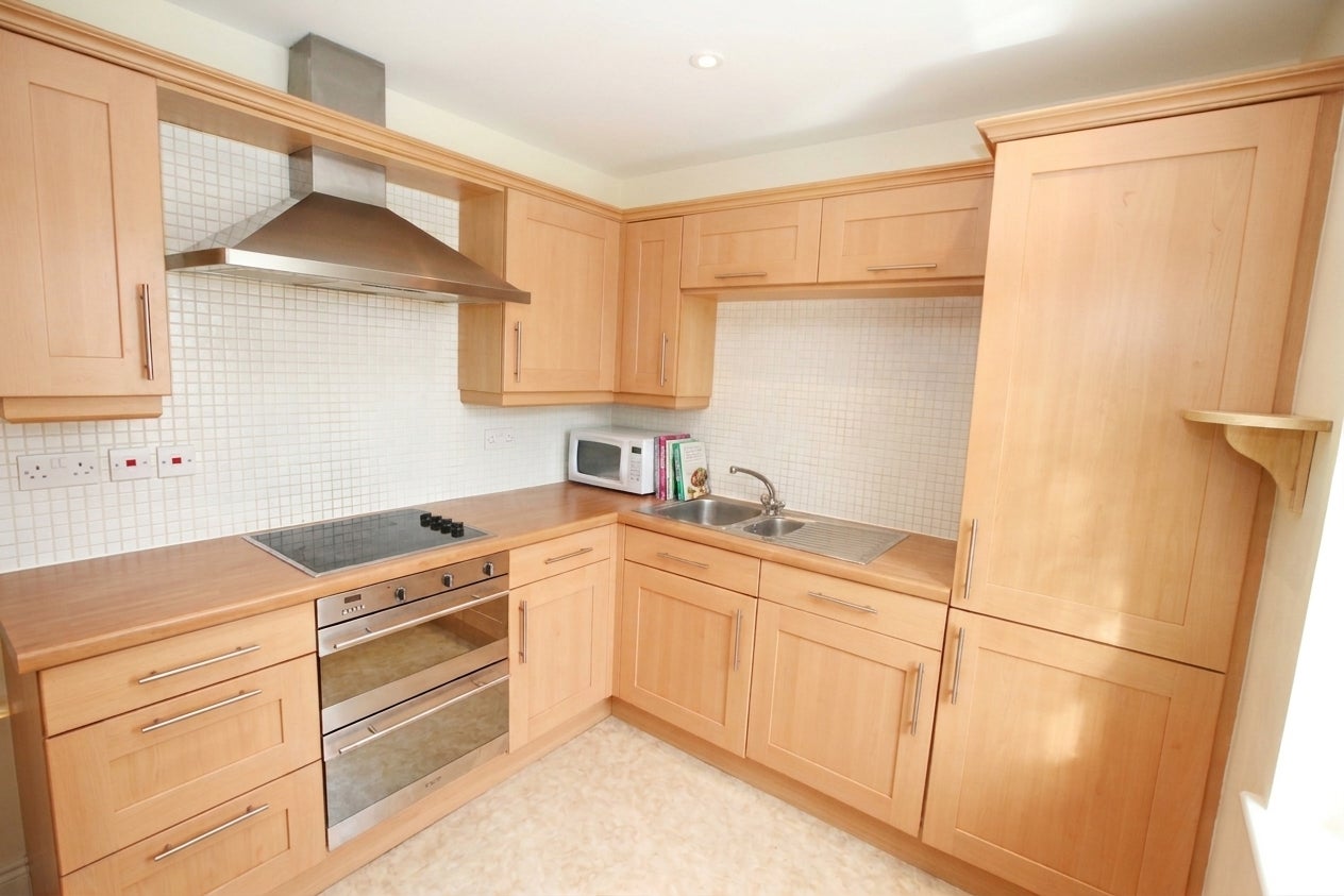 Flat Sovereign Place in Greater London