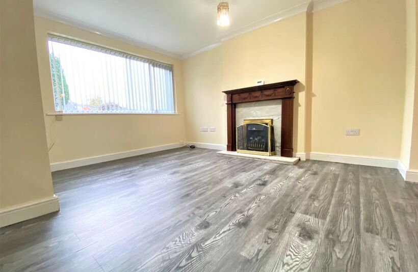 House Thornwood Close in Blackburn