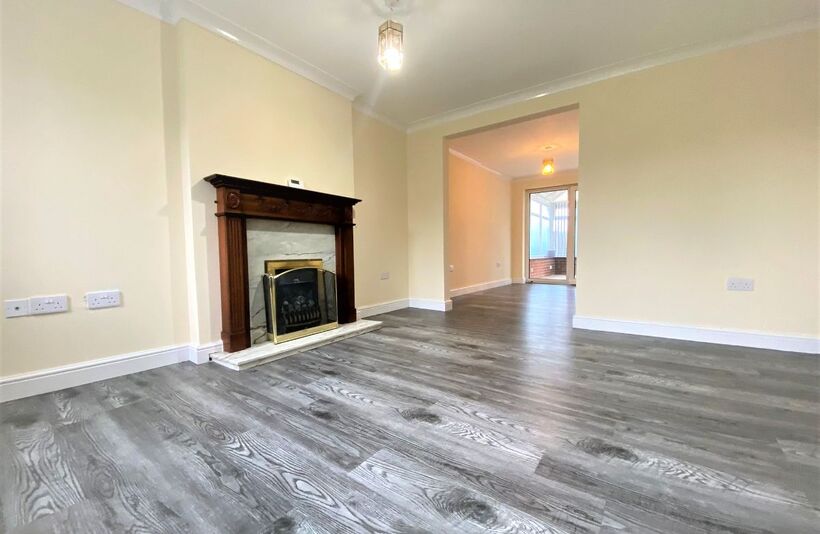 House Thornwood Close in Blackburn