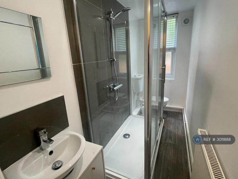 Flat Aldwick Road in Arun