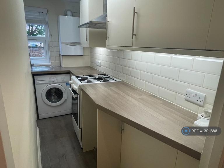 Flat Aldwick Road in Arun