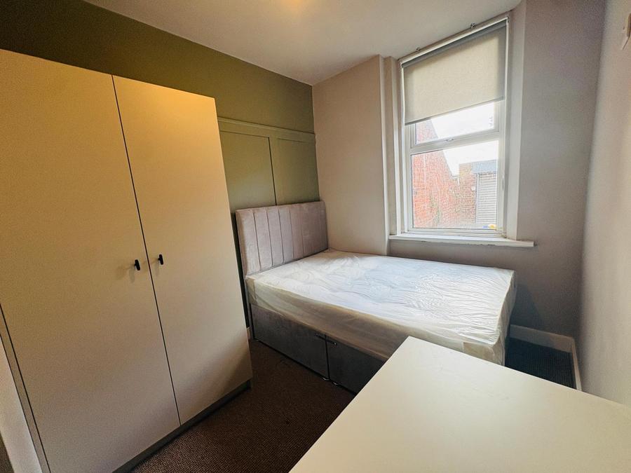 Room Hampstead Road in Newcastle upon Tyne