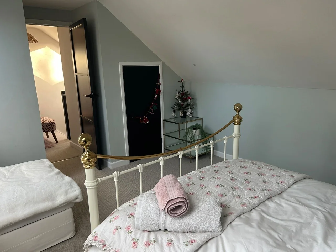 Room Mead End Road in New Forest