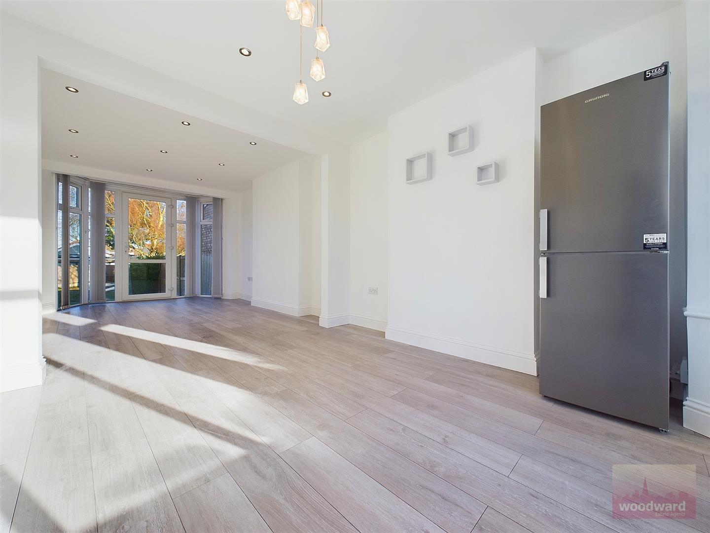 House Oakwood Crescent in Greater London