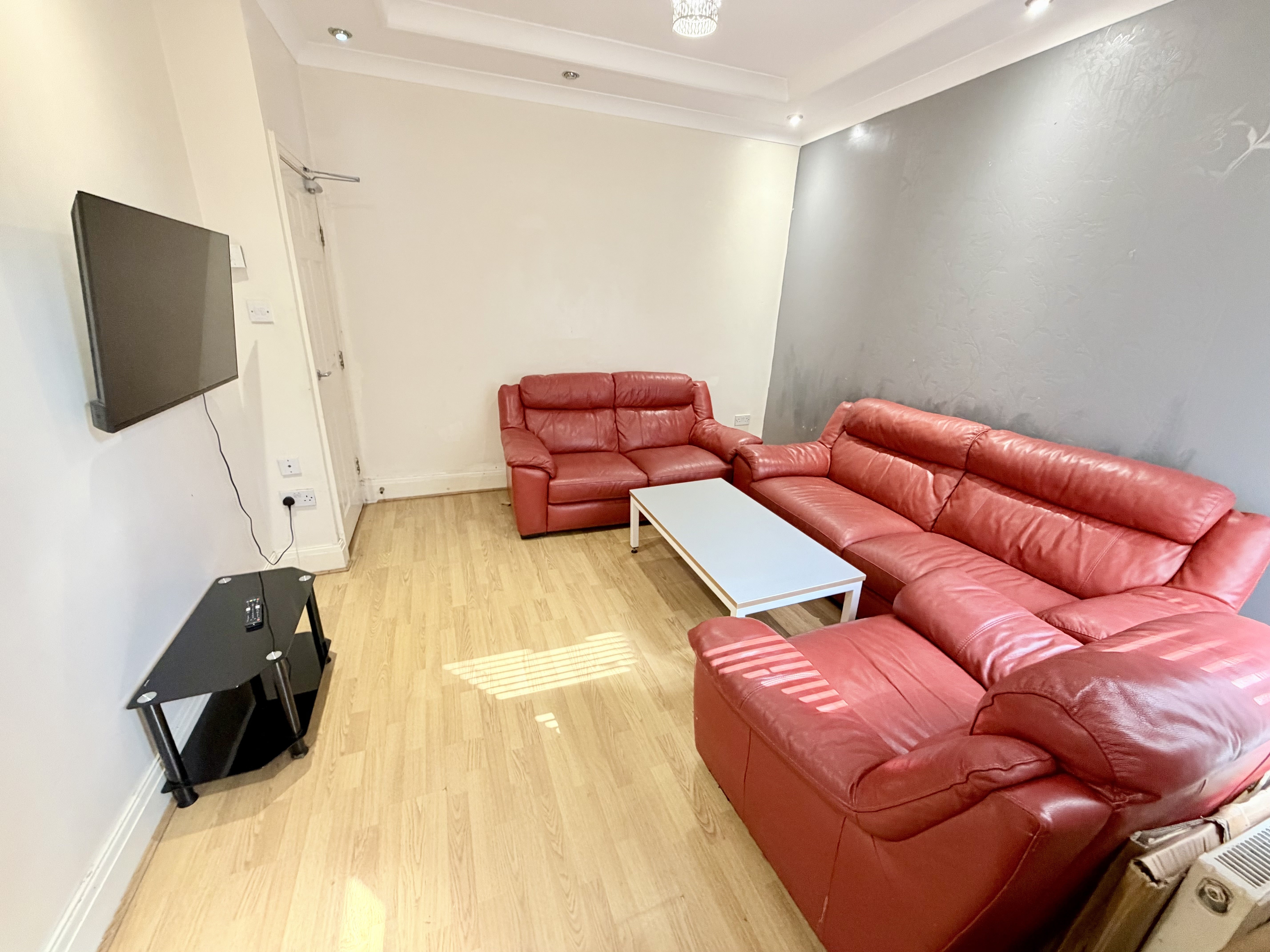 Room Deramore Street in Manchester