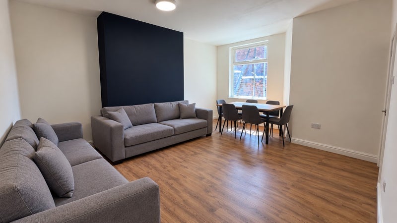 Room Grandale Street in Manchester