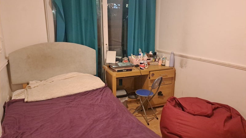Room Malmesbury Road in Greater London