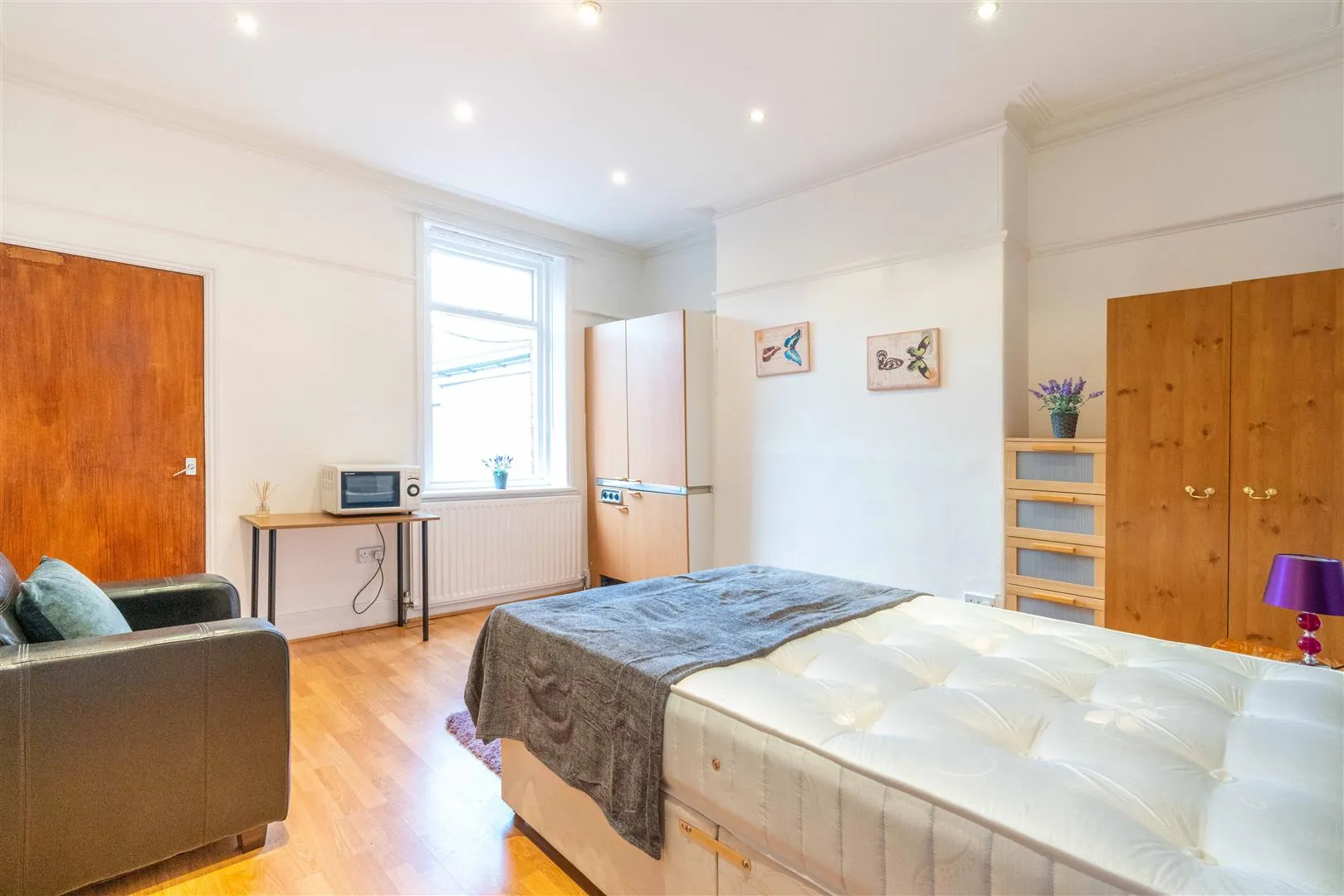 Flat Stannington Grove in Newcastle upon Tyne