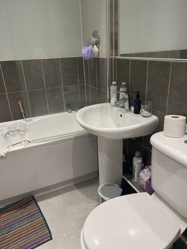 Room Garside Hey Road in Bury
