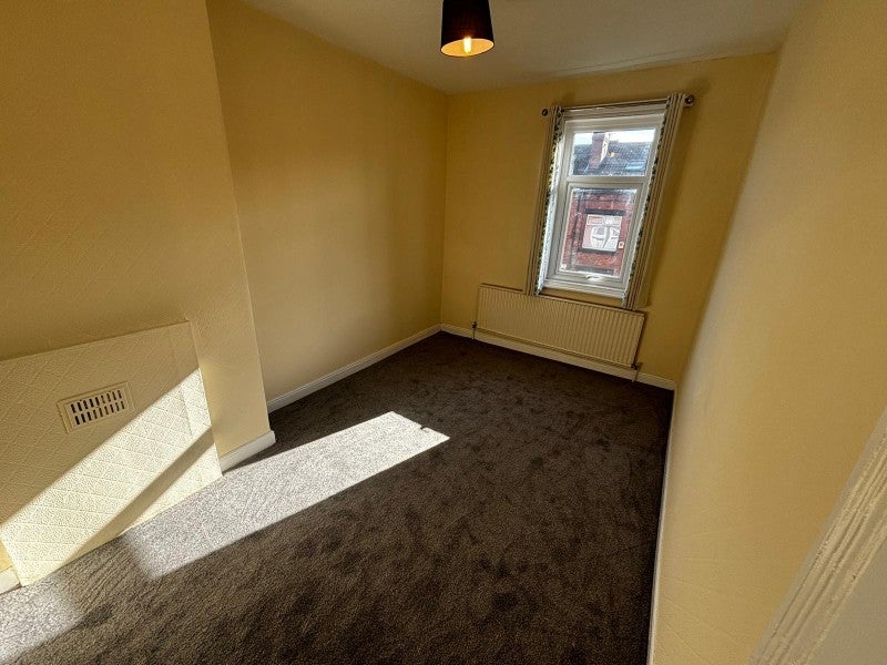House Longroyd Grove in Leeds