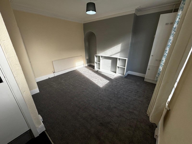 House Longroyd Grove in Leeds