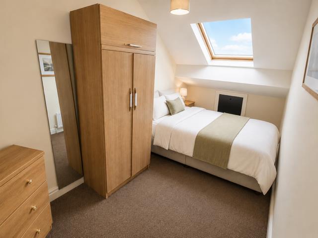 Room Heaton Road in Newcastle upon Tyne