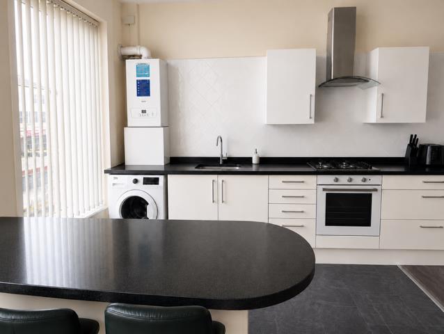 Room Heaton Road in Newcastle upon Tyne