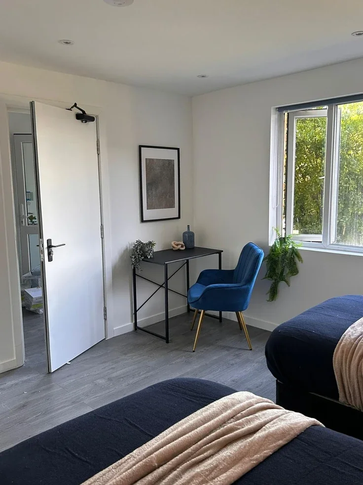 Flat Westbrook Drive in Greater London