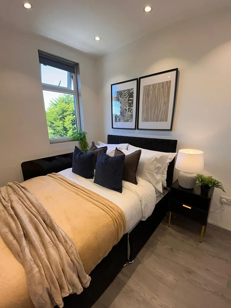 Flat Westbrook Drive in Greater London