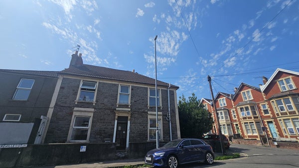 Flat Stackpool Road in Bristol