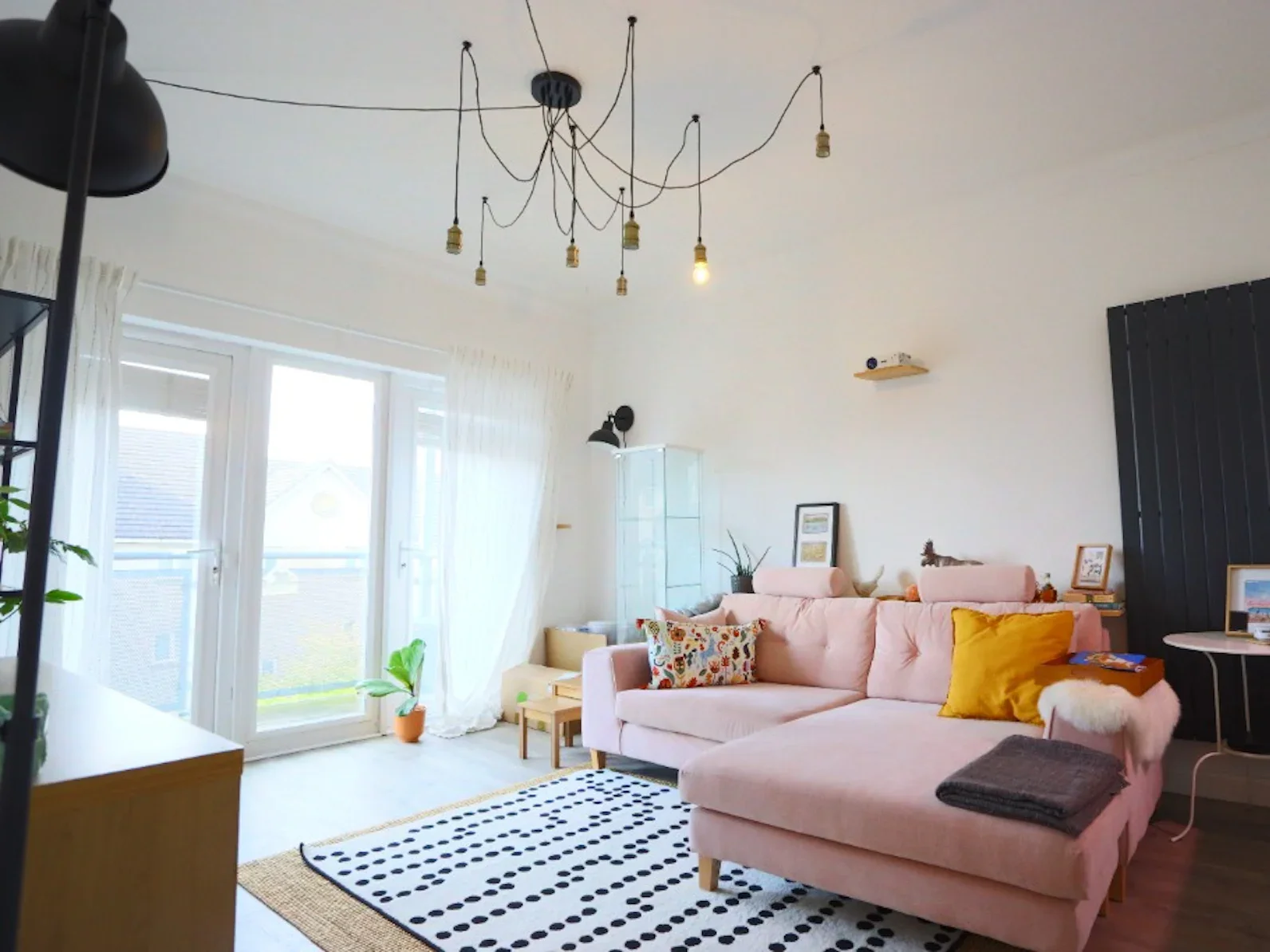 Flat Hawk Brae in Livingston