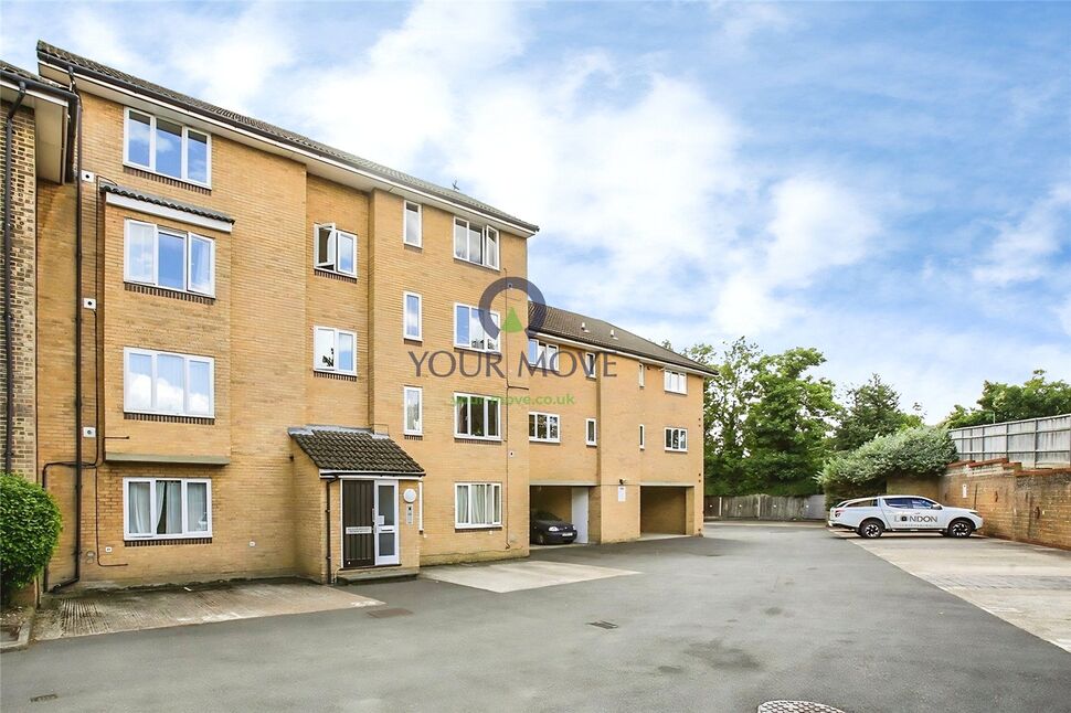 Flat Westmoreland Drive in Greater London