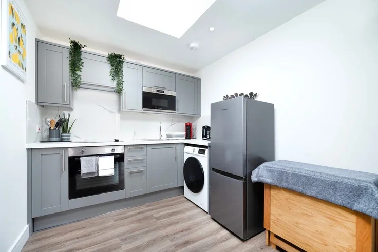 Flat Cambridge Gardens in Greater London
