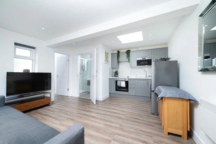 Flat Cambridge Gardens in Greater London