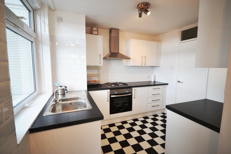 Flat Shepherds Bush Green in Greater London