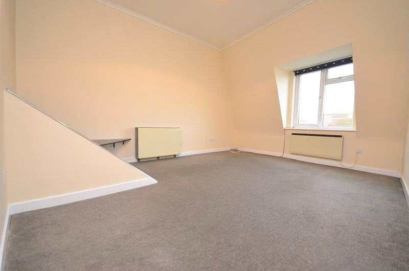 Flat Mavis Grove in Greater London