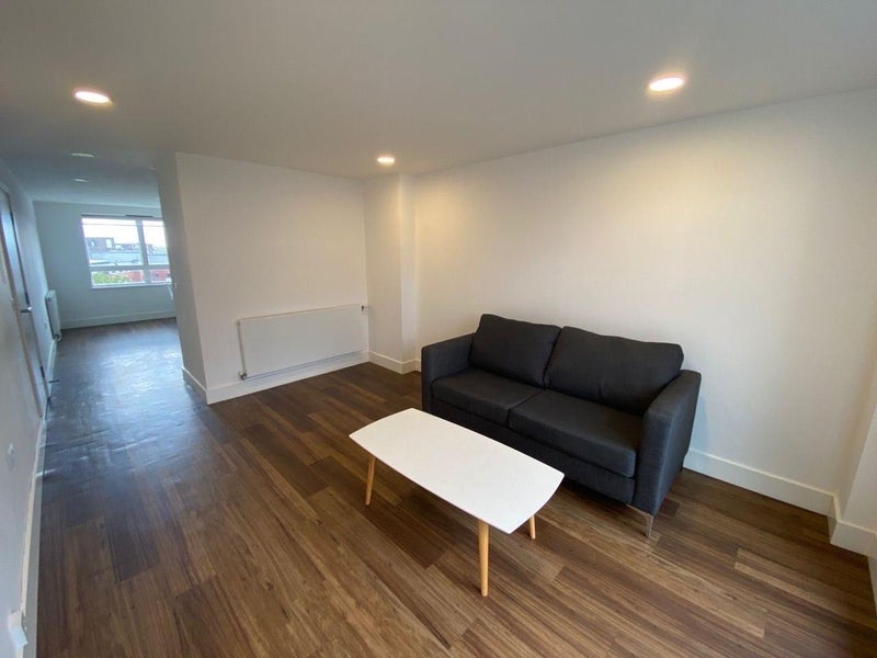 Room Market Road in Greater London