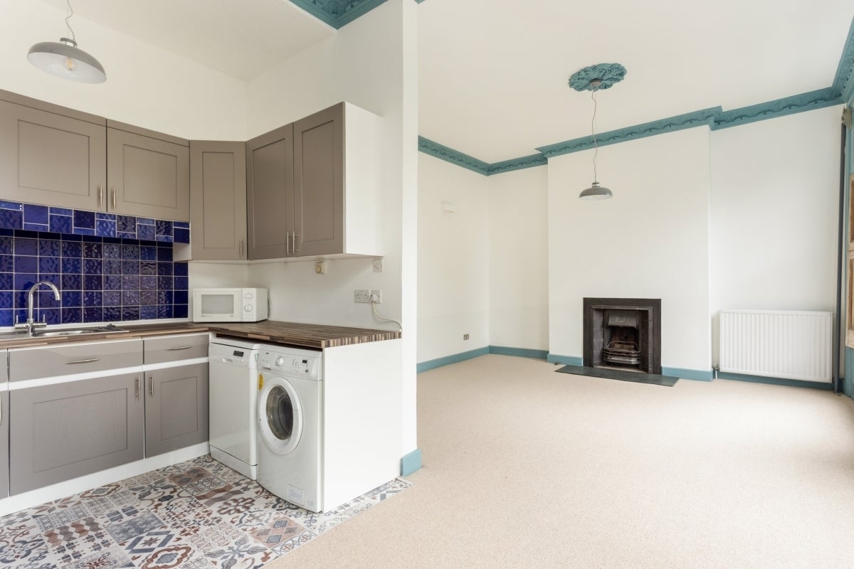 Flat Liverpool Road in Greater London