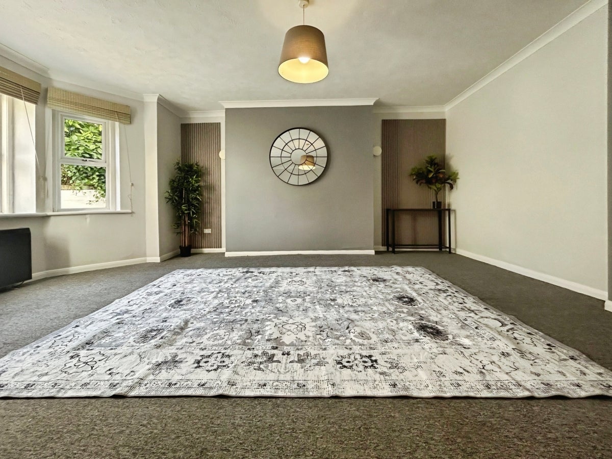 Flat Upper Grosvenor Road in Tunbridge Wells