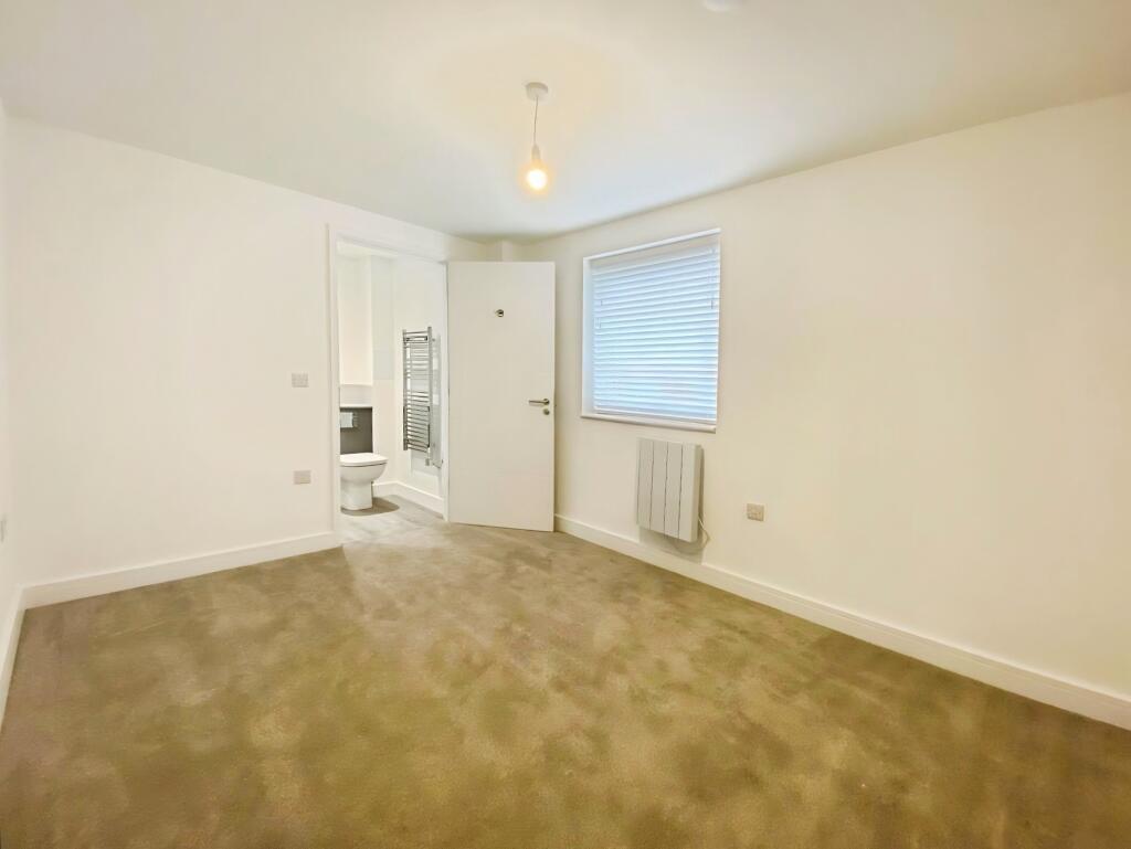 Flat Swain Court in Peterborough