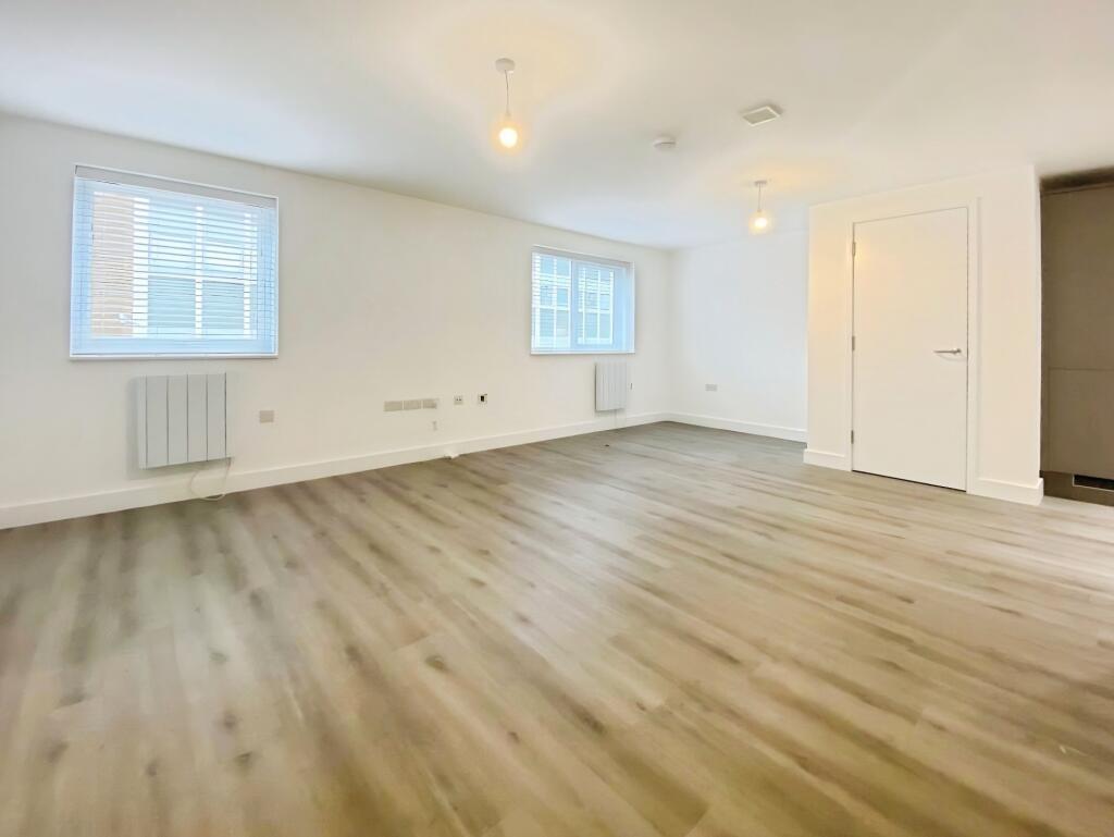 Flat Swain Court in Peterborough