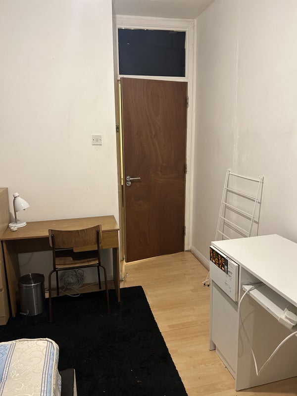 Room Harringay Road in Greater London
