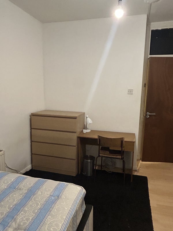Room Harringay Road in Greater London