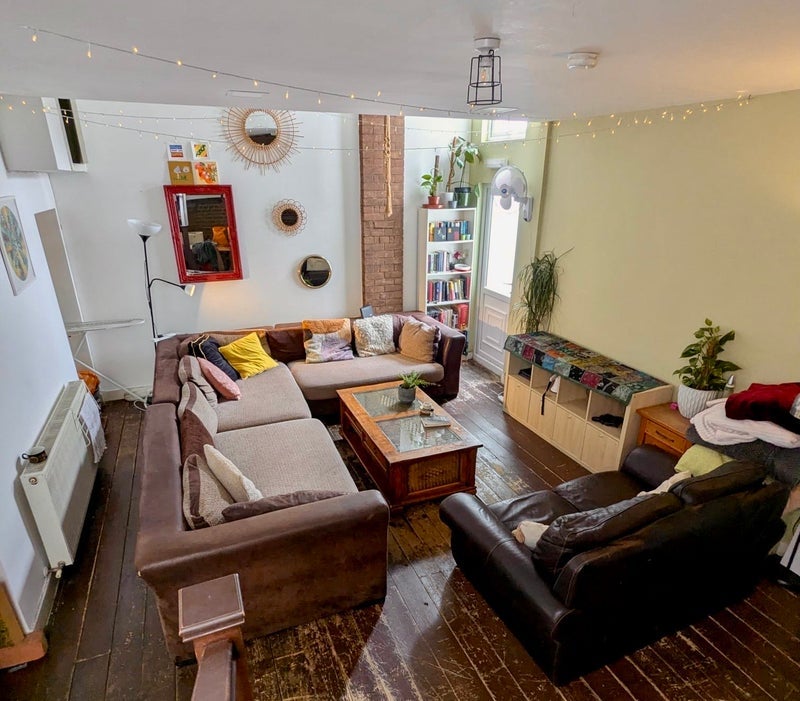 Room Hermitage Road in Greater London