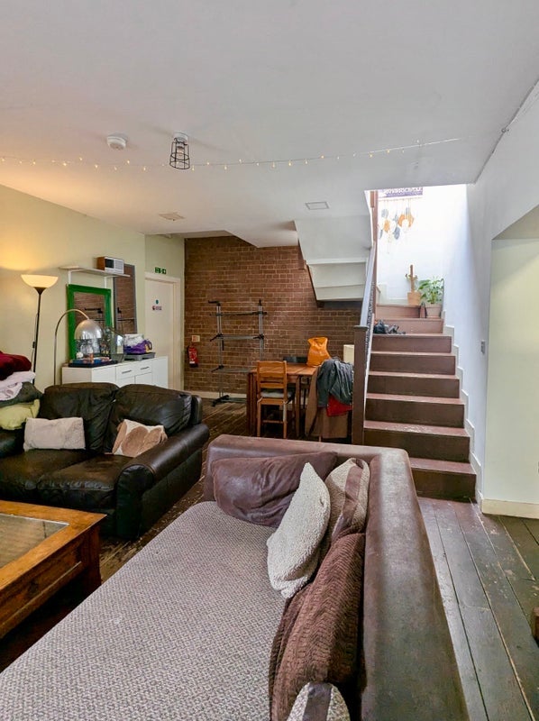 Room Hermitage Road in Greater London
