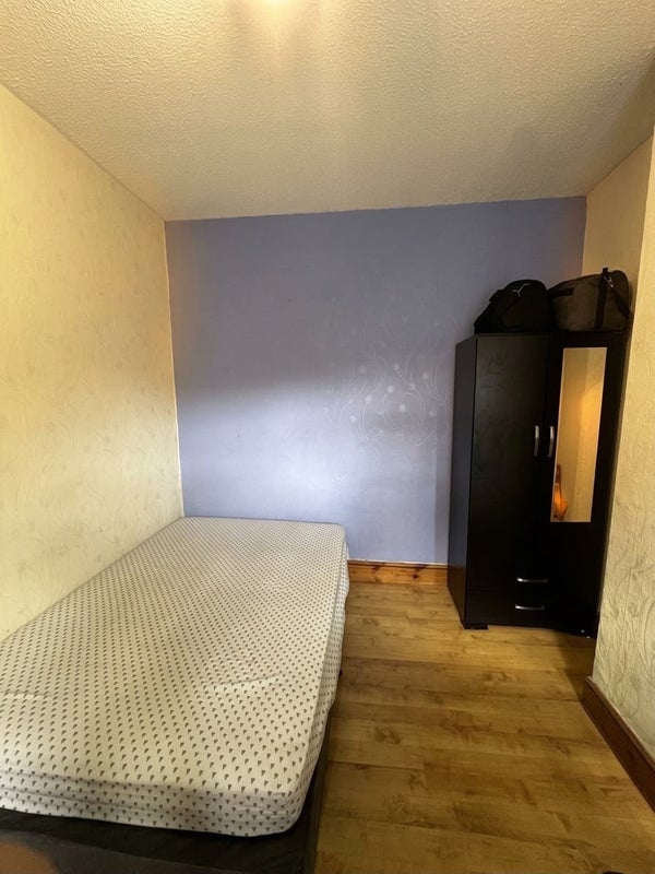 Room Harvey Road in Birmingham