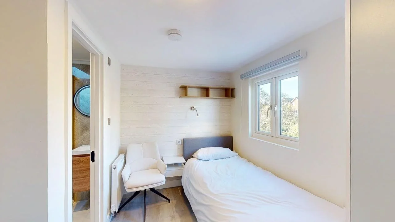 Room Elsenham Street in Greater London