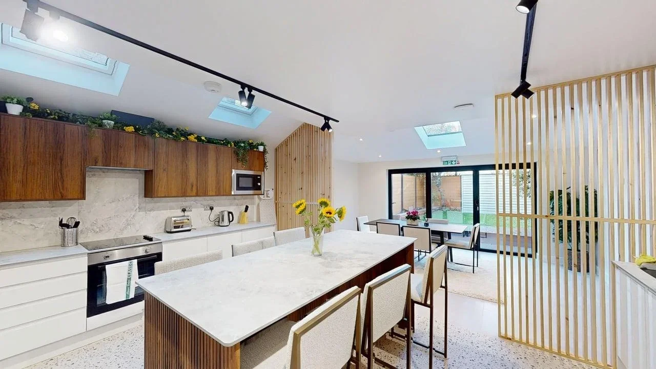 Room Elsenham Street in Greater London