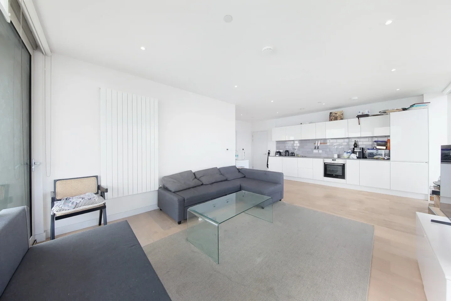 Flat Riverside Walk in Greater London