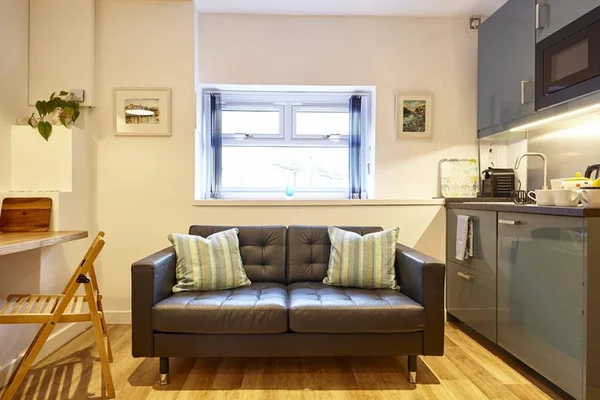 Flat Acramans Road in Bristol