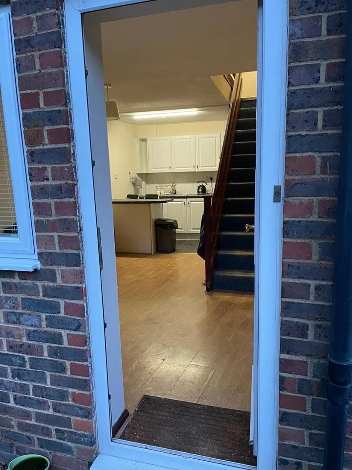 House Stockwood Crescent in Luton