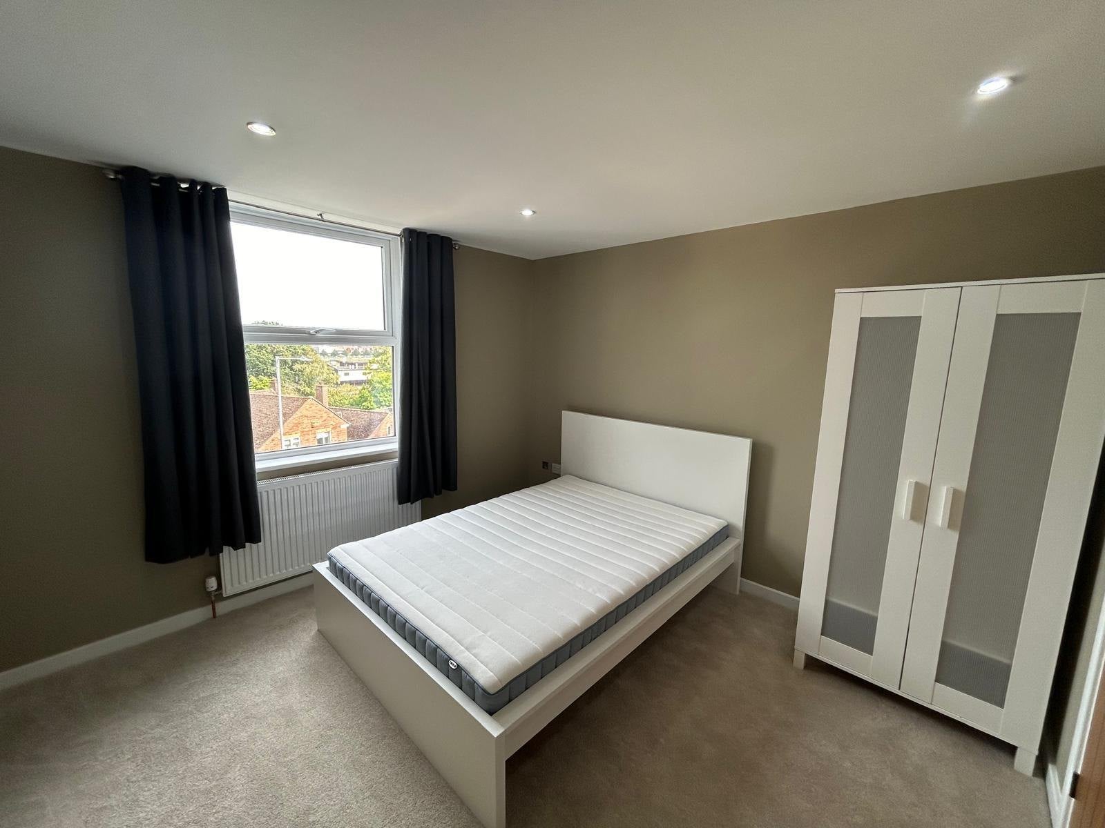 Room Hylton Road in Worcester