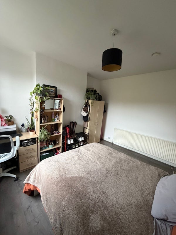 Room Wightman Road in Greater London