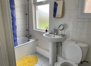 Room Wightman Road in Greater London