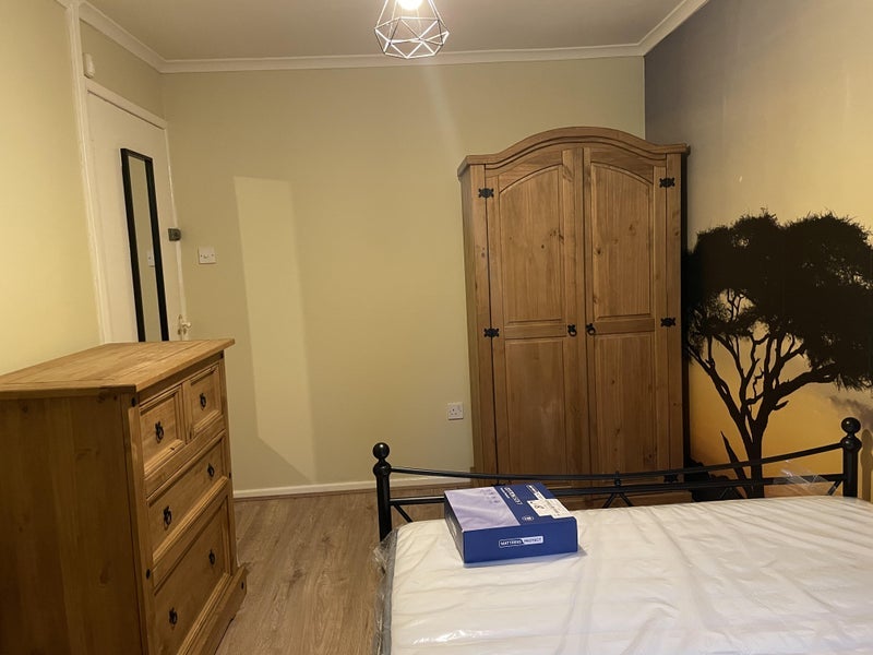 Room Shaw Street in Liverpool