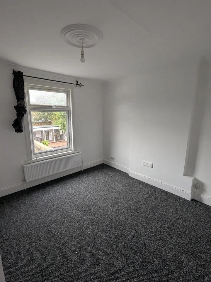Room Goodmayes Lane in Greater London