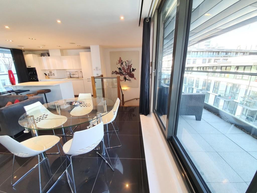 Flat East Tenter Street in Greater London